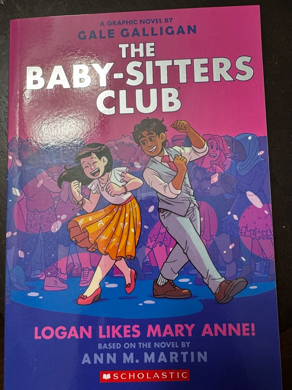 Graphic Novel The Babysitter’s Club “Logan Likes Mary Anne” by Gale Galligan